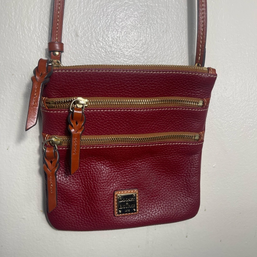 Dooney Bourke  burgundy  grain North South Triple Zip Crossbody (gently loved) - Picture 3 of 8